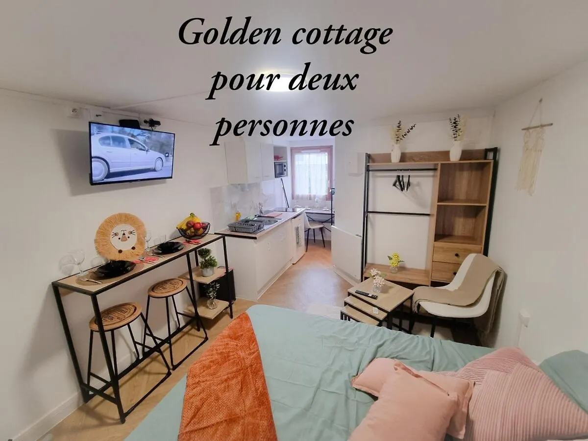 Golden Cottage 발뇌브다스크